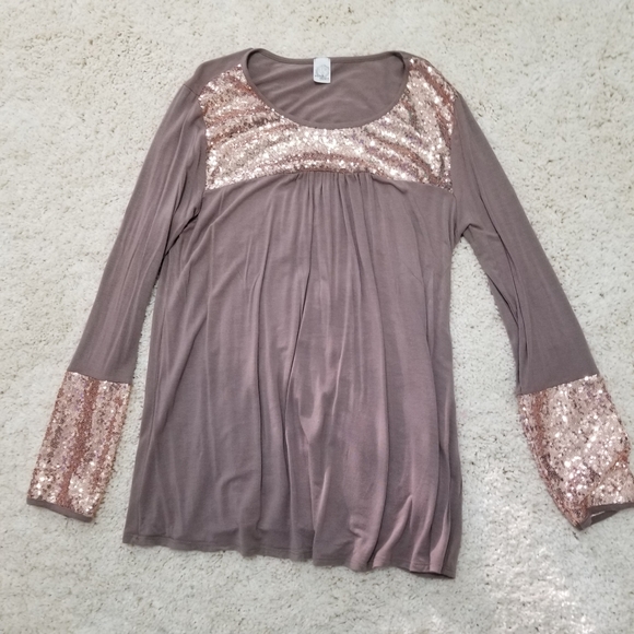 Shirt - Picture 1 of 2